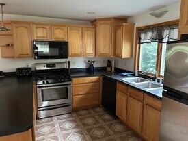 10 Garwin Rd in Swedesboro, NJ - Building Photo