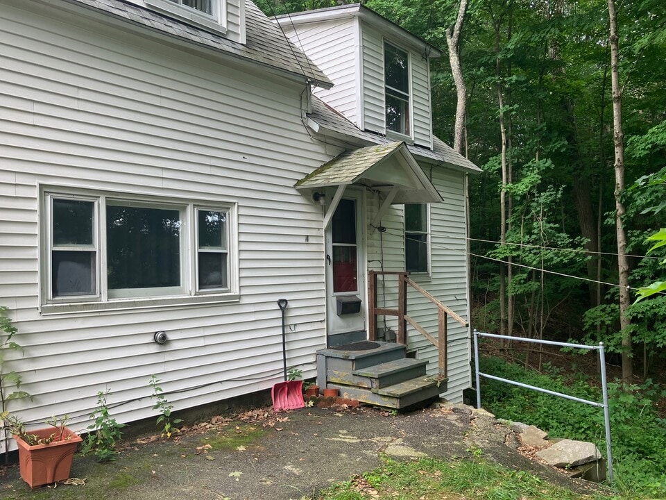 123 George St, Unit #1 in Keene, NH - Building Photo