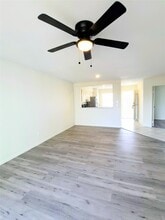 500 Tiki Dr in Tiki Island, TX - Building Photo - Building Photo