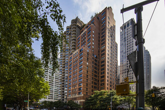 Lincoln Plaza Towers Apartments in New York, NY - Building Photo - Building Photo