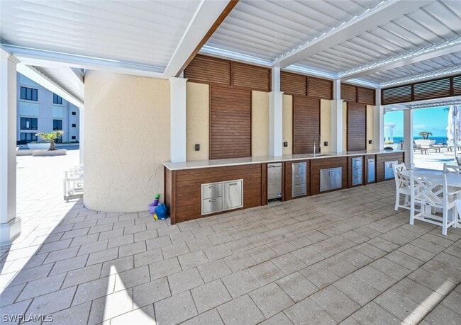 property at 3115 Gulf Shore Blvd N