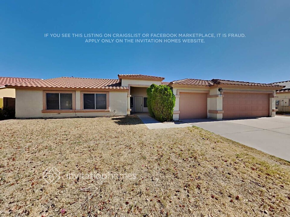 1826 E St Charles Ave in Phoenix, AZ - Building Photo