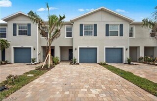 15330 Wildflower Cir in Naples, FL - Building Photo