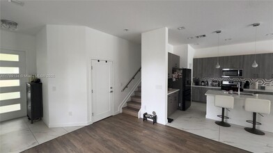 4980 Whispering Way in Davie, FL - Building Photo - Building Photo