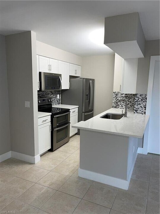 116 Santa Clara Dr in Naples, FL - Building Photo