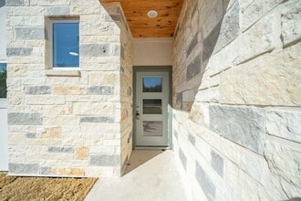 11215 Link in San Antonio, TX - Building Photo - Building Photo