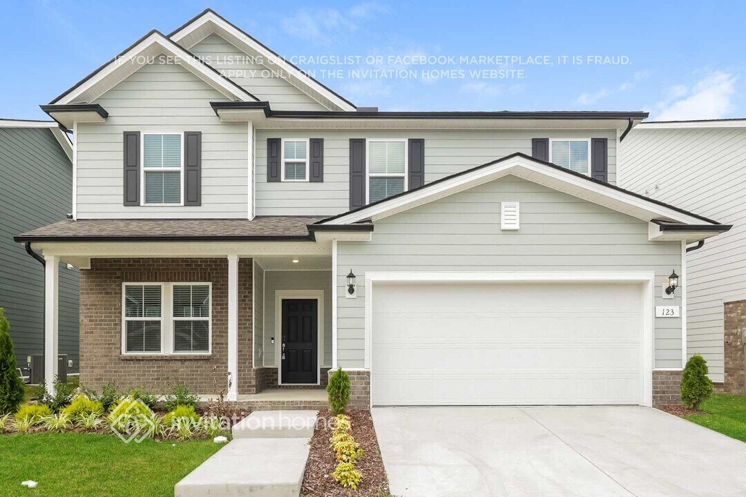 123 Glacier Wy in La Vergne, TN - Building Photo
