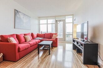 35-335 Mariner Terrace in Toronto, ON - Building Photo - Building Photo