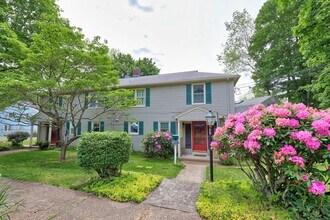 70 Cold Spring Cir in Naugatuck, CT - Building Photo - Building Photo