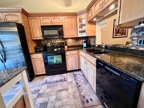 3328 Lucerne Park Dr in Greenacres, FL - Building Photo - Building Photo