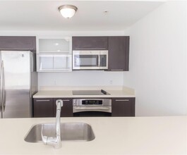 90 SW 3rd St, Unit 3408 in Miami, FL - Building Photo - Building Photo