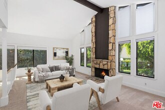 1347 Avenida de Cortez in Los Angeles, CA - Building Photo - Building Photo