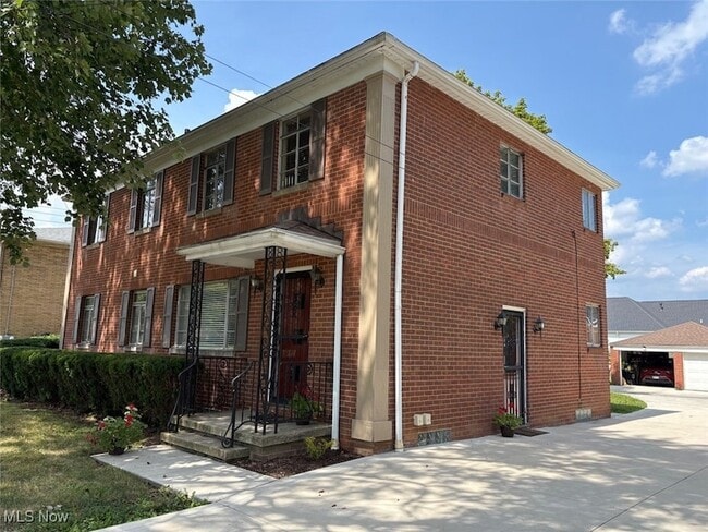 163 Kenridge Rd in Fairlawn, OH - Building Photo - Building Photo