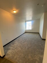 Miley Gardens at Eastmont | 55+ in Oakland, CA - Foto de edificio - Building Photo