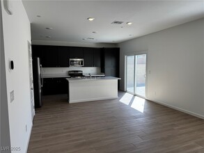 123 Blake Beacon Ln in Henderson, NV - Building Photo - Building Photo
