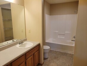 1034 S Missouri Ave in Springfield, MO - Building Photo - Building Photo