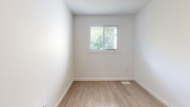 15 Millwood Crescent in Kitchener, ON - Building Photo - Building Photo