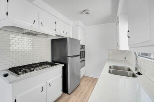 505 Idaho Ave, Unit 17 in Santa Monica, CA - Building Photo