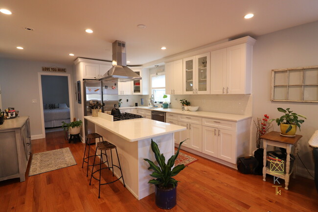 1495 Hyde Park Ave