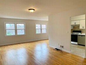 15-47 209th St in Queens, NY - Building Photo - Building Photo