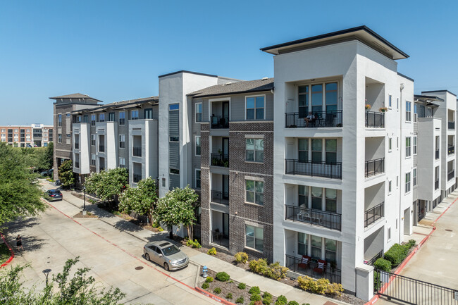 Overture Plano 55+ Active Adult Apartment Homes in Plano, TX - Foto de edificio - Interior Photo