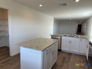 914 Bluegrass Pt in New Braunfels, TX - Building Photo - Building Photo