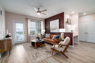 Integra Heritage in West Melbourne, FL - Building Photo - Interior Photo