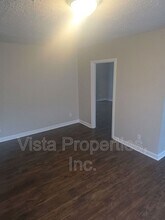 8902 Beulah Church Rd in Louisville, KY - Building Photo - Building Photo