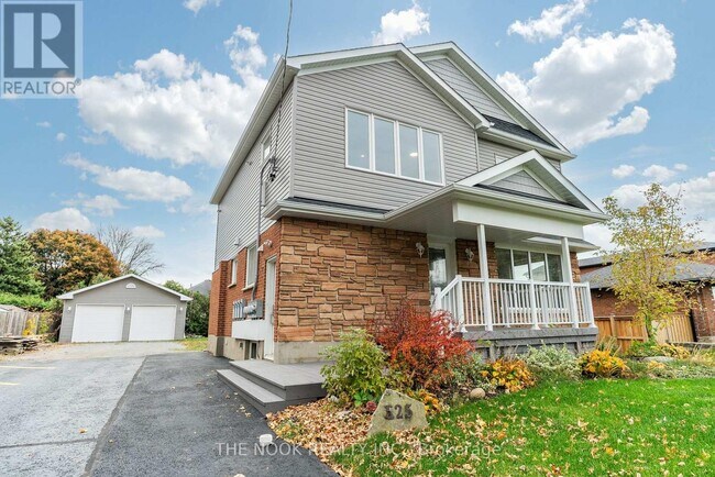 525 Larry Ave in Oshawa, ON - Building Photo - Building Photo