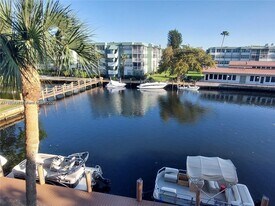 2741 Taft St in Hollywood, FL - Building Photo