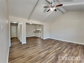 10406 Kirkwren Dr in Houston, TX - Building Photo - Building Photo