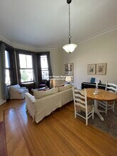 429 Beacon St, Unit 2 in Boston, MA - Foto de edificio - Building Photo