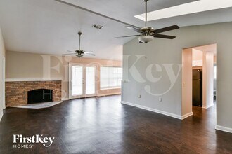 10038 Wind Burn Trail in Converse, TX - Building Photo - Building Photo