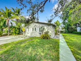 1711 Washington St, Unit 2 in Hollywood, FL - Building Photo