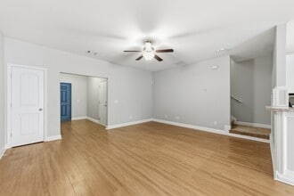 240 Canyon Oak Loop in Richmond Hill, GA - Building Photo - Building Photo