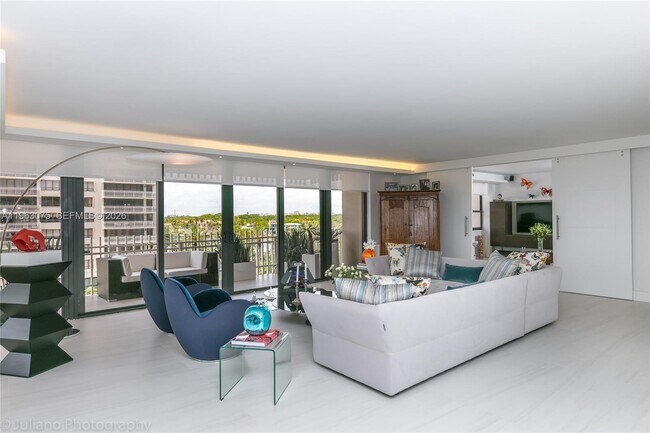 3 Grove Isle Dr in Coral Gables, FL - Building Photo - Building Photo