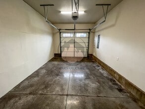 1009 Brody Ct in Stayton, OR - Building Photo - Building Photo