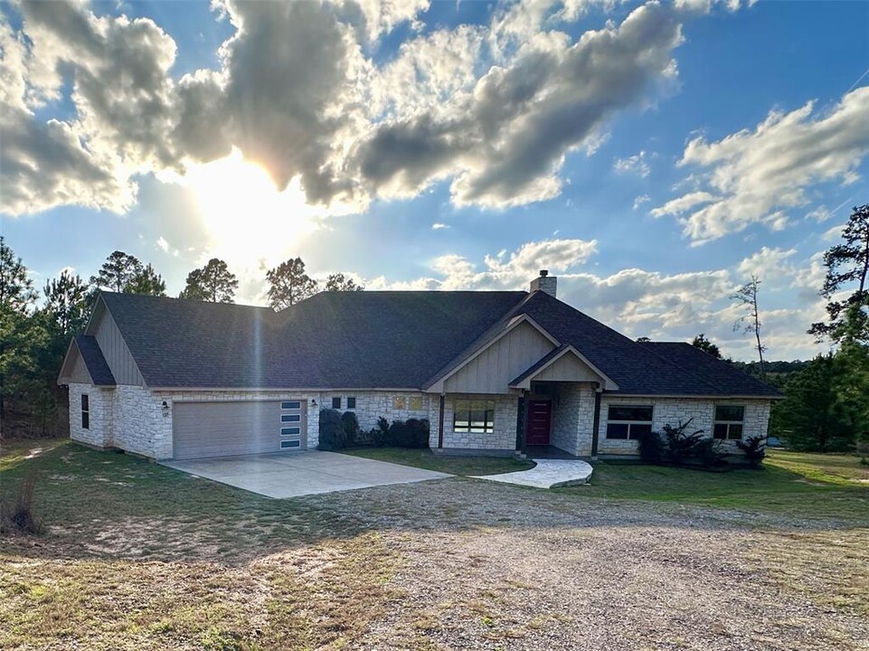 137 Mulberry Ln in Bastrop, TX - Building Photo