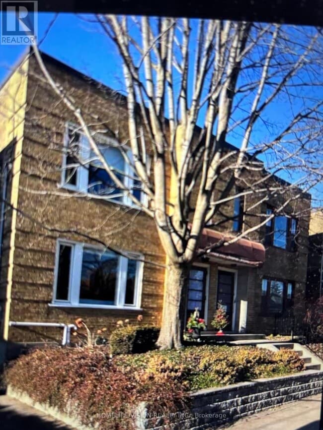 property at 970 Avenue Rd