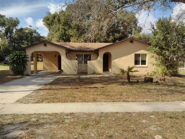 property at 1532 N Normandy Blvd