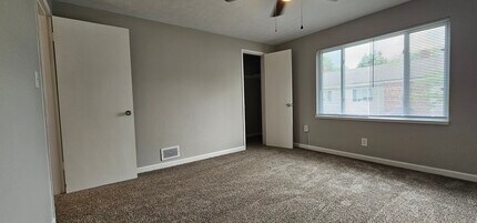 Maples Townhomes in Dayton, OH - Building Photo - Building Photo