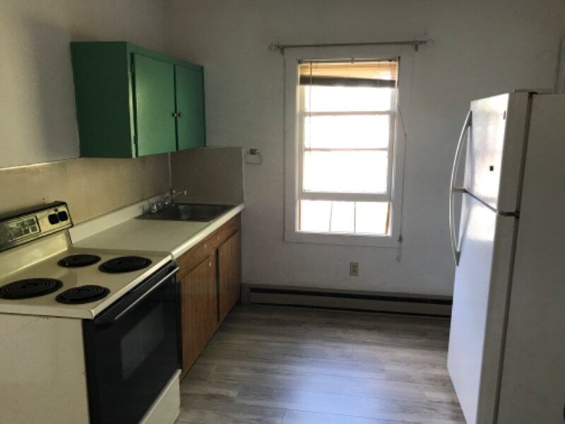 220 Cedar St in Westwood, CA - Building Photo