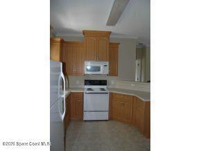 1130 Grapefruit Rd SE in Palm Bay, FL - Building Photo - Building Photo