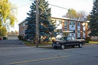 McClish Manor in West St. Paul, MN - Building Photo - Building Photo