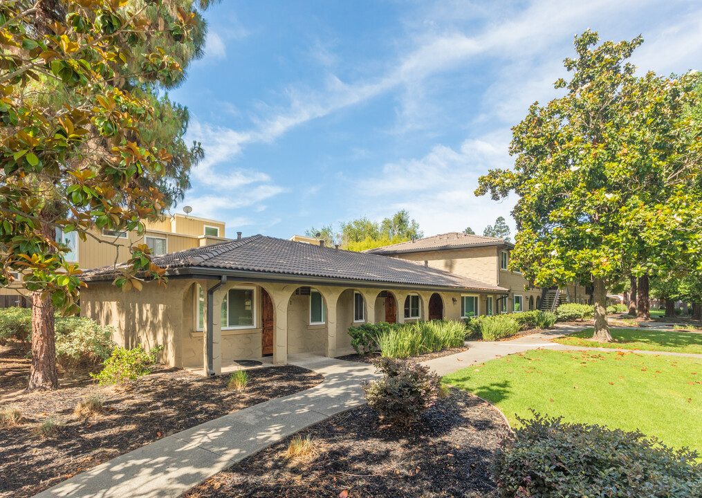 Terrazo Apartments in Gilroy, CA - Foto de edificio