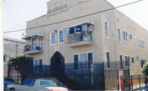 248 N Chicago St in Los Angeles, CA - Building Photo