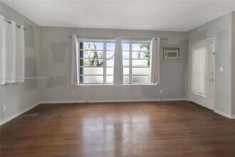 7915 Byron Ave in Miami Beach, FL - Building Photo - Building Photo