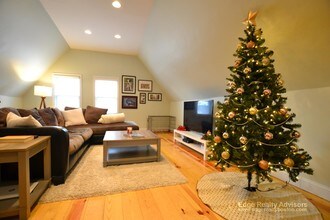 315 Warren St, Unit 3 in Waltham, MA - Foto de edificio - Building Photo