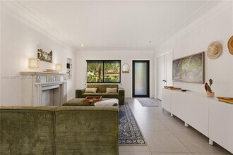 674 NE 67th St in Miami, FL - Building Photo - Building Photo