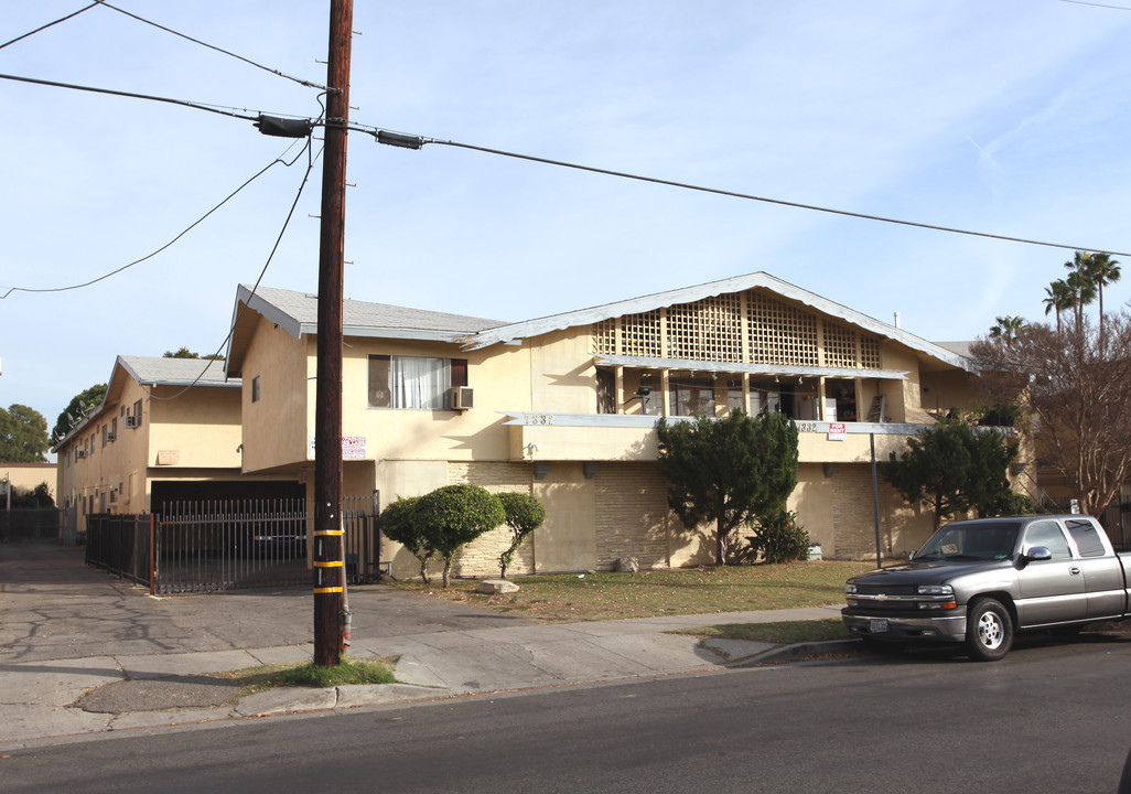 7332 Variel Ave in Canoga Park, CA - Building Photo